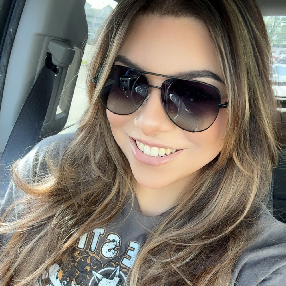 Meet your Posher, Becca